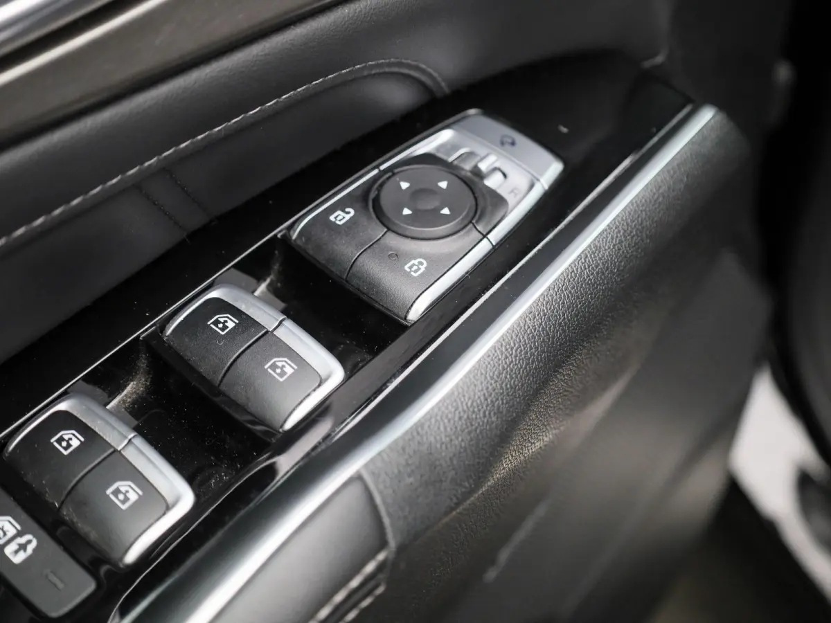 Pulse 1.6 PHEV 4WD AT | 7-ZITTER | TREKHAAK | LEDER | STOELVERWARMING | STOELKOELING | ELEKTRISCHE STOELEN | ELEKTRISCHE ACHTERKLEP | ACHTERUITRIJCAMERA |