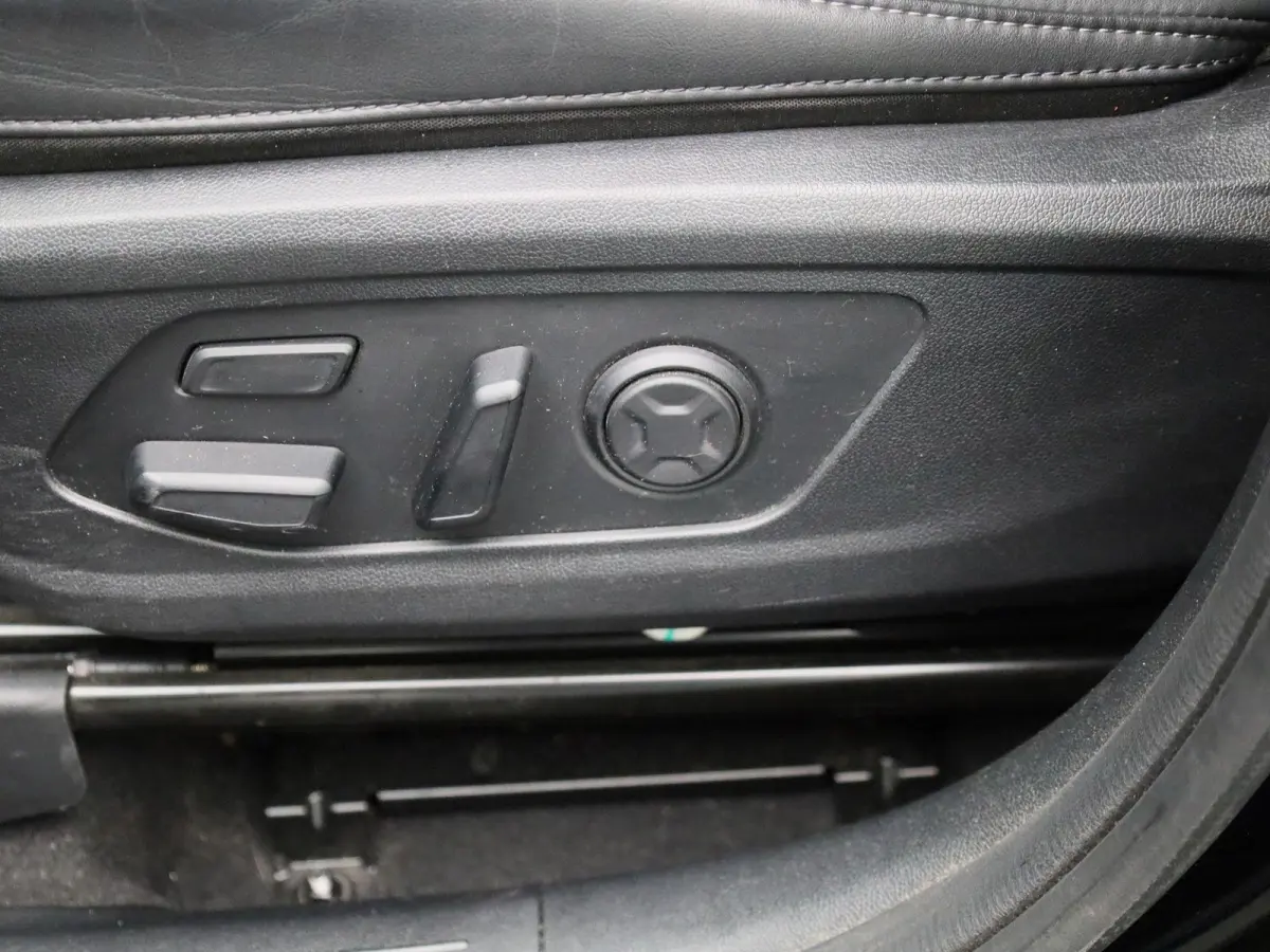 Pulse 1.6 PHEV 4WD AT | 7-ZITTER | TREKHAAK | LEDER | STOELVERWARMING | STOELKOELING | ELEKTRISCHE STOELEN | ELEKTRISCHE ACHTERKLEP | ACHTERUITRIJCAMERA |