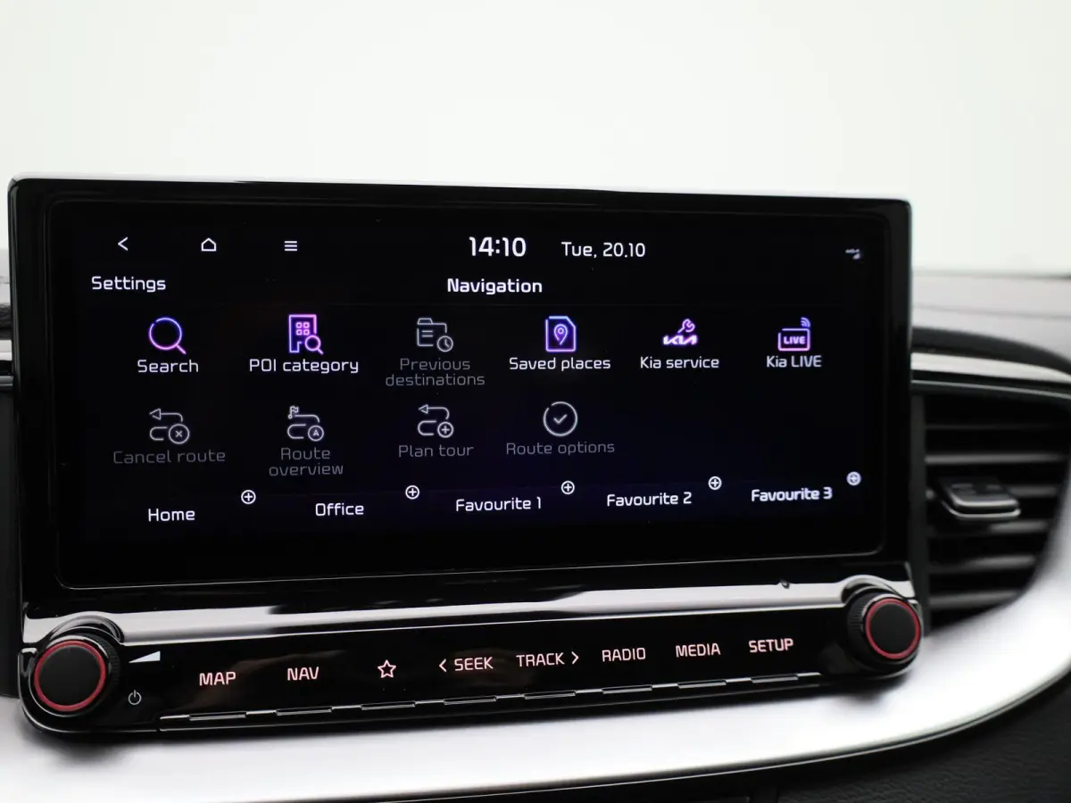 1.5 T-GDi GT-Line | Panoramadak | Navigatie | Half leder | Apple Carplay / Android Auto | Climate Control | Camera | Elec. Achterklep | Stoel- Stuurverwarming | DAB | Cruise Control | LMV |