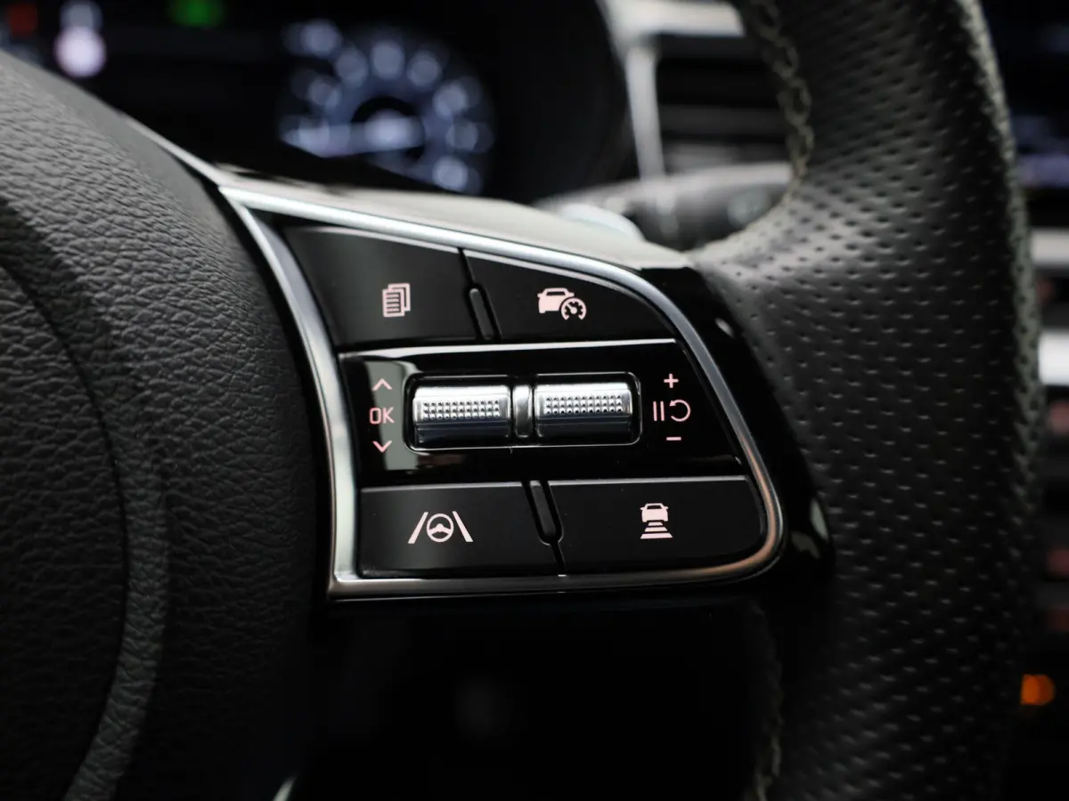 1.5 T-GDi GT-Line | Panoramadak | Navigatie | Half leder | Apple Carplay / Android Auto | Climate Control | Camera | Elec. Achterklep | Stoel- Stuurverwarming | DAB | Cruise Control | LMV |