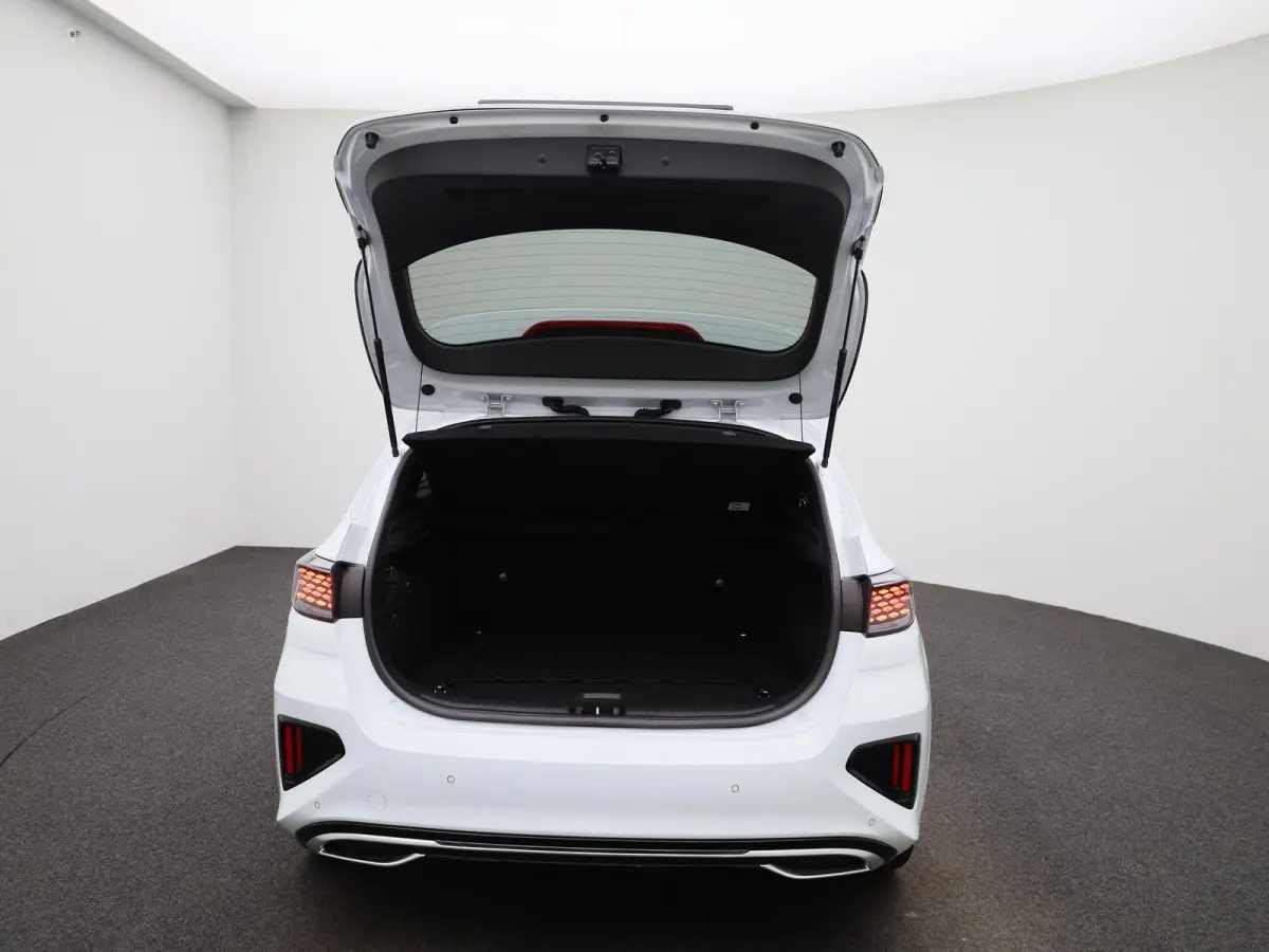 1.5 T-GDi GT-Line | Panoramadak | Navigatie | Half leder | Apple Carplay / Android Auto | Climate Control | Camera | Elec. Achterklep | Stoel- Stuurverwarming | DAB | Cruise Control | LMV |