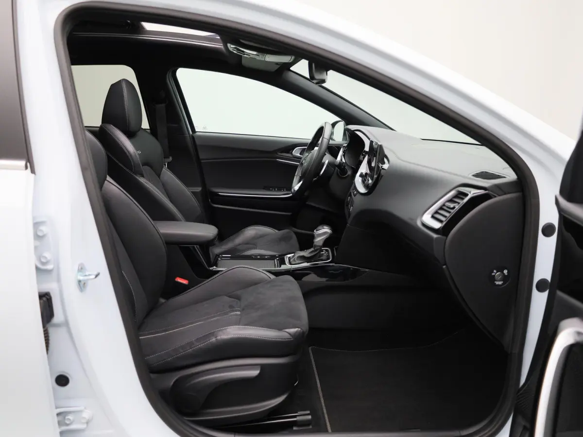 1.5 T-GDi GT-Line | Panoramadak | Navigatie | Half leder | Apple Carplay / Android Auto | Climate Control | Camera | Elec. Achterklep | Stoel- Stuurverwarming | DAB | Cruise Control | LMV |