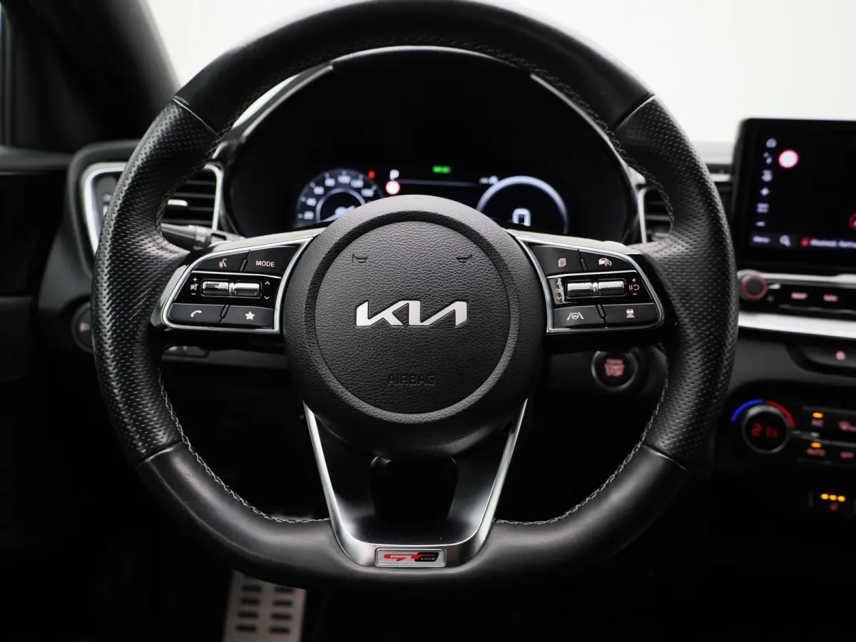 1.5 T-GDi GT-Line | Panoramadak | Navigatie | Half leder | Apple Carplay / Android Auto | Climate Control | Camera | Elec. Achterklep | Stoel- Stuurverwarming | DAB | Cruise Control | LMV |