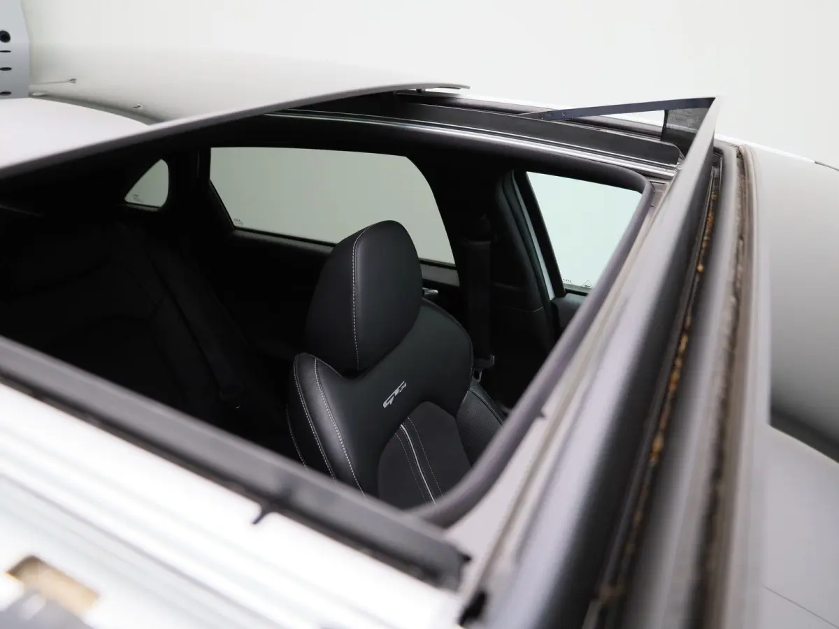 1.5 T-GDi GT-Line | Panoramadak | Navigatie | Half leder | Apple Carplay / Android Auto | Climate Control | Camera | Elec. Achterklep | Stoel- Stuurverwarming | DAB | Cruise Control | LMV |