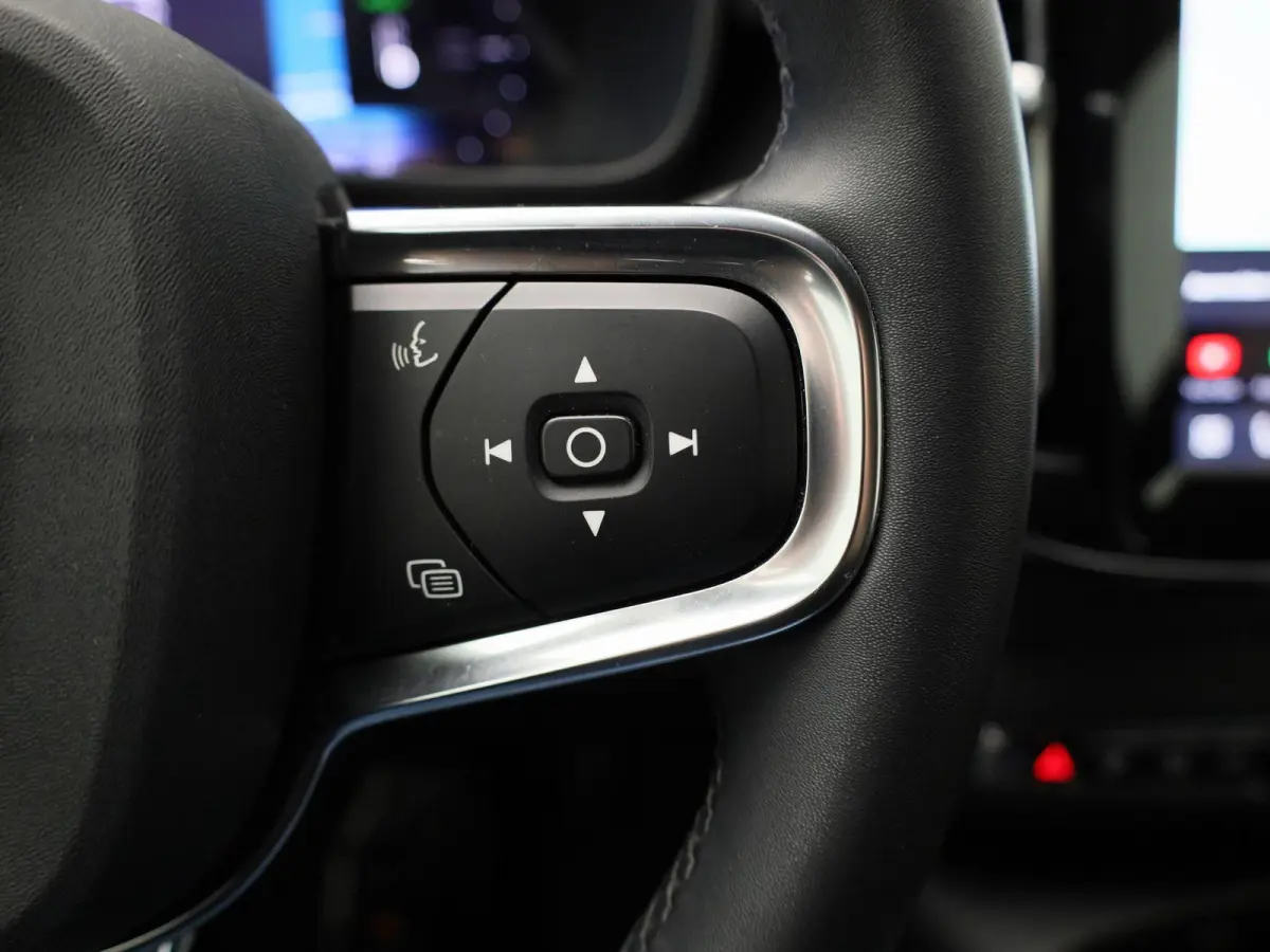 Core | Automaat | Apple Carplay / Android Auto | Virtual Cockpit | Achteruitrijcamera | Climate Control | Cruise Control | Bluetooth | Lichtmetalen Velgen |