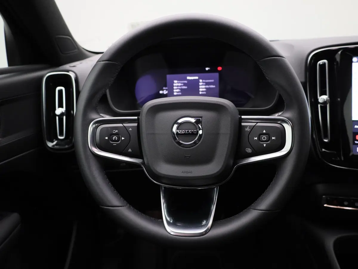 Core | Automaat | Apple Carplay / Android Auto | Virtual Cockpit | Achteruitrijcamera | Climate Control | Cruise Control | Bluetooth | Lichtmetalen Velgen |