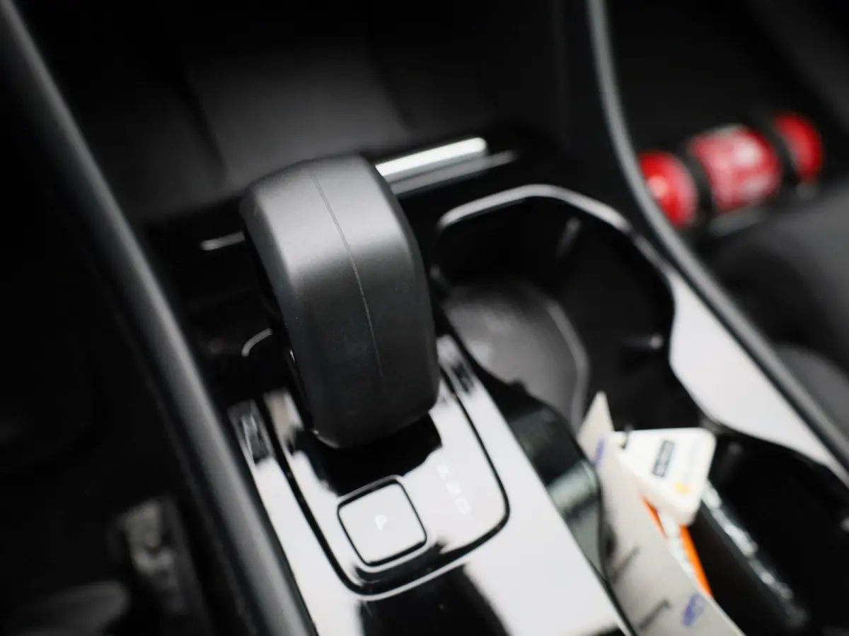 Core | Automaat | Apple Carplay / Android Auto | Virtual Cockpit | Achteruitrijcamera | Climate Control | Cruise Control | Bluetooth | Lichtmetalen Velgen |