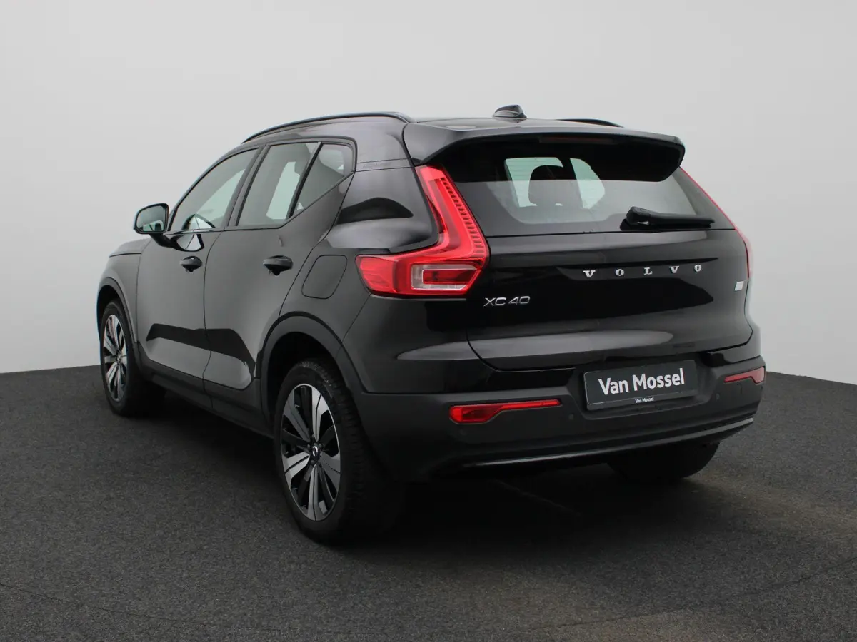 Core | Automaat | Apple Carplay / Android Auto | Virtual Cockpit | Achteruitrijcamera | Climate Control | Cruise Control | Bluetooth | Lichtmetalen Velgen |