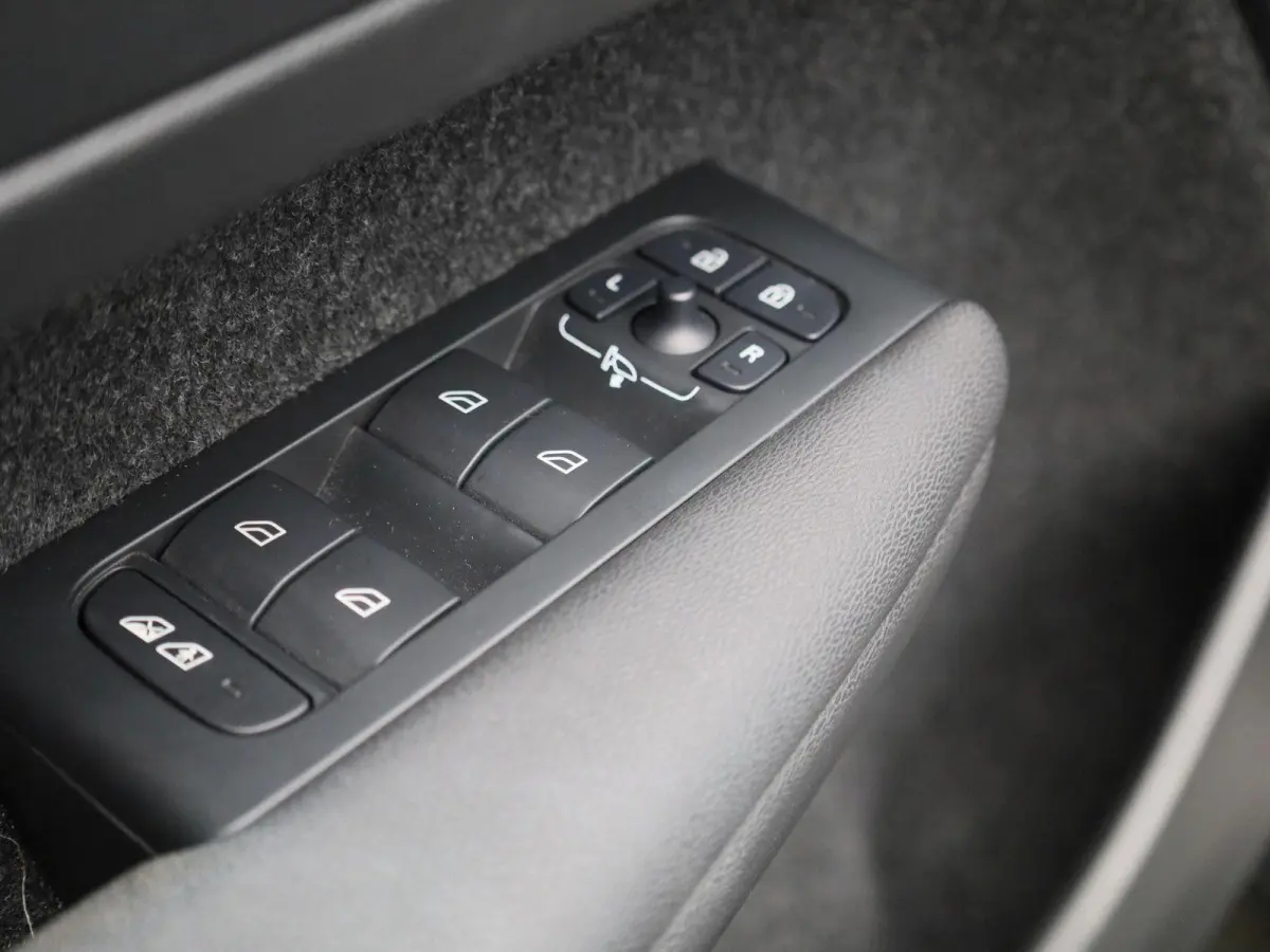 Core | Automaat | Apple Carplay / Android Auto | Virtual Cockpit | Achteruitrijcamera | Climate Control | Cruise Control | Bluetooth | Lichtmetalen Velgen |