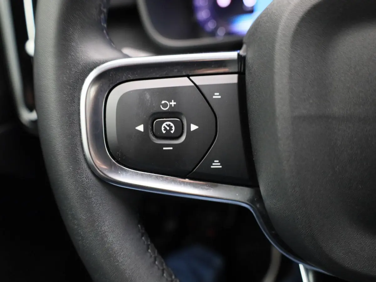 Core | Automaat | Apple Carplay / Android Auto | Virtual Cockpit | Achteruitrijcamera | Climate Control | Cruise Control | Bluetooth | Lichtmetalen Velgen |