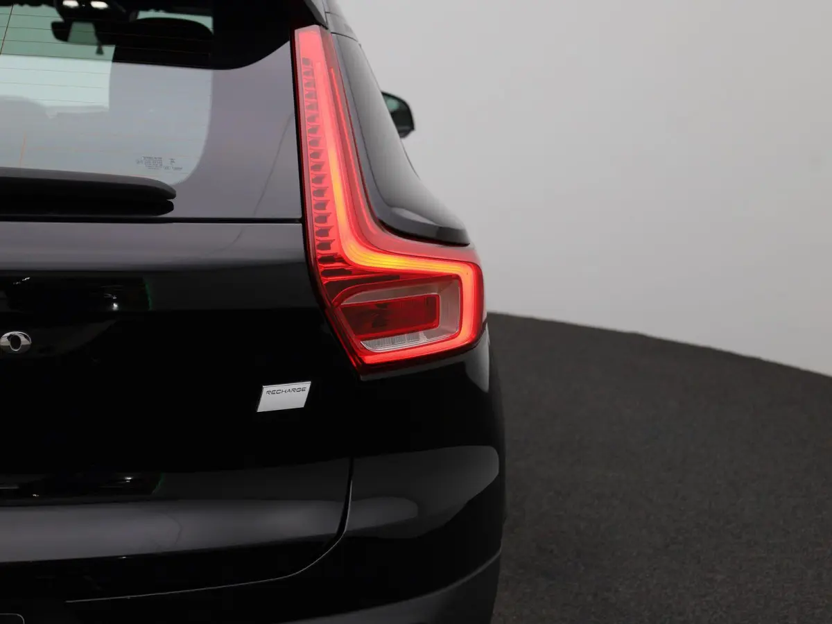 Core | Automaat | Apple Carplay / Android Auto | Virtual Cockpit | Achteruitrijcamera | Climate Control | Cruise Control | Bluetooth | Lichtmetalen Velgen |