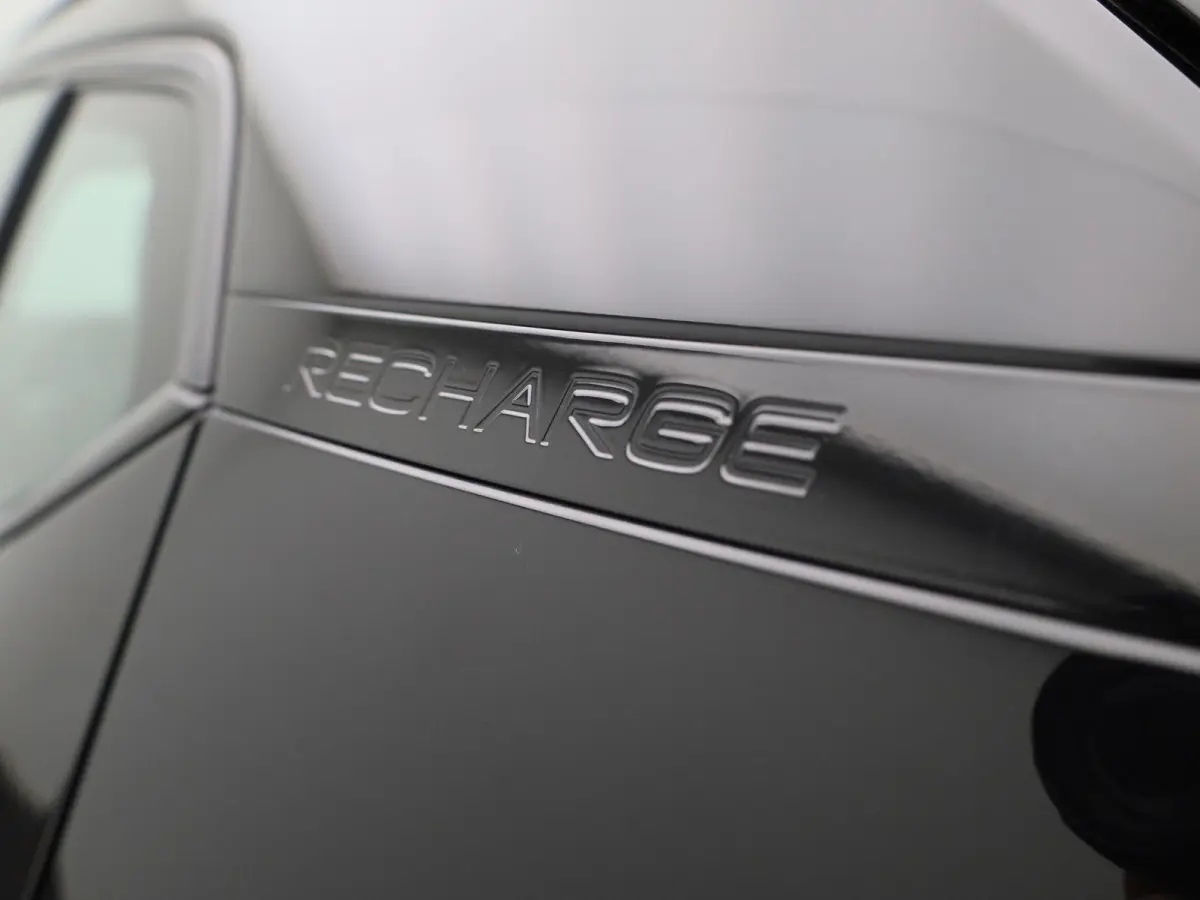 Core | Automaat | Apple Carplay / Android Auto | Virtual Cockpit | Achteruitrijcamera | Climate Control | Cruise Control | Bluetooth | Lichtmetalen Velgen |