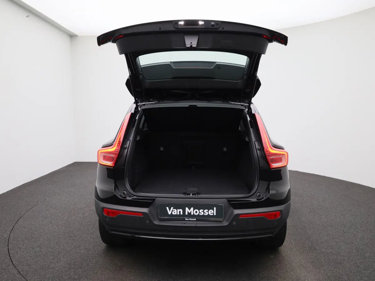 Core | Automaat | Apple Carplay / Android Auto | Virtual Cockpit | Achteruitrijcamera | Climate Control | Cruise Control | Bluetooth | Lichtmetalen Velgen |