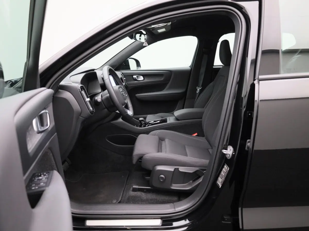 Core | Automaat | Apple Carplay / Android Auto | Virtual Cockpit | Achteruitrijcamera | Climate Control | Cruise Control | Bluetooth | Lichtmetalen Velgen |