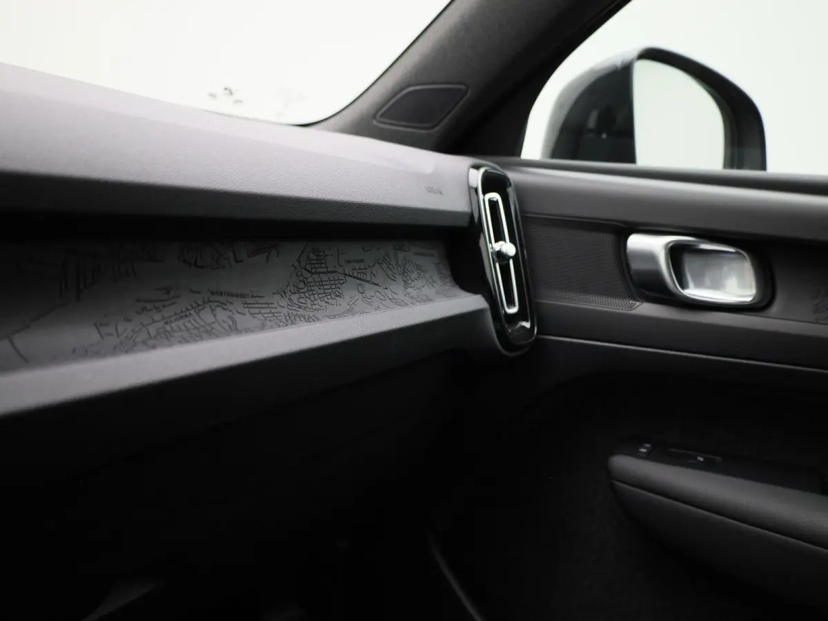 Core | Automaat | Apple Carplay / Android Auto | Virtual Cockpit | Achteruitrijcamera | Climate Control | Cruise Control | Bluetooth | Lichtmetalen Velgen |