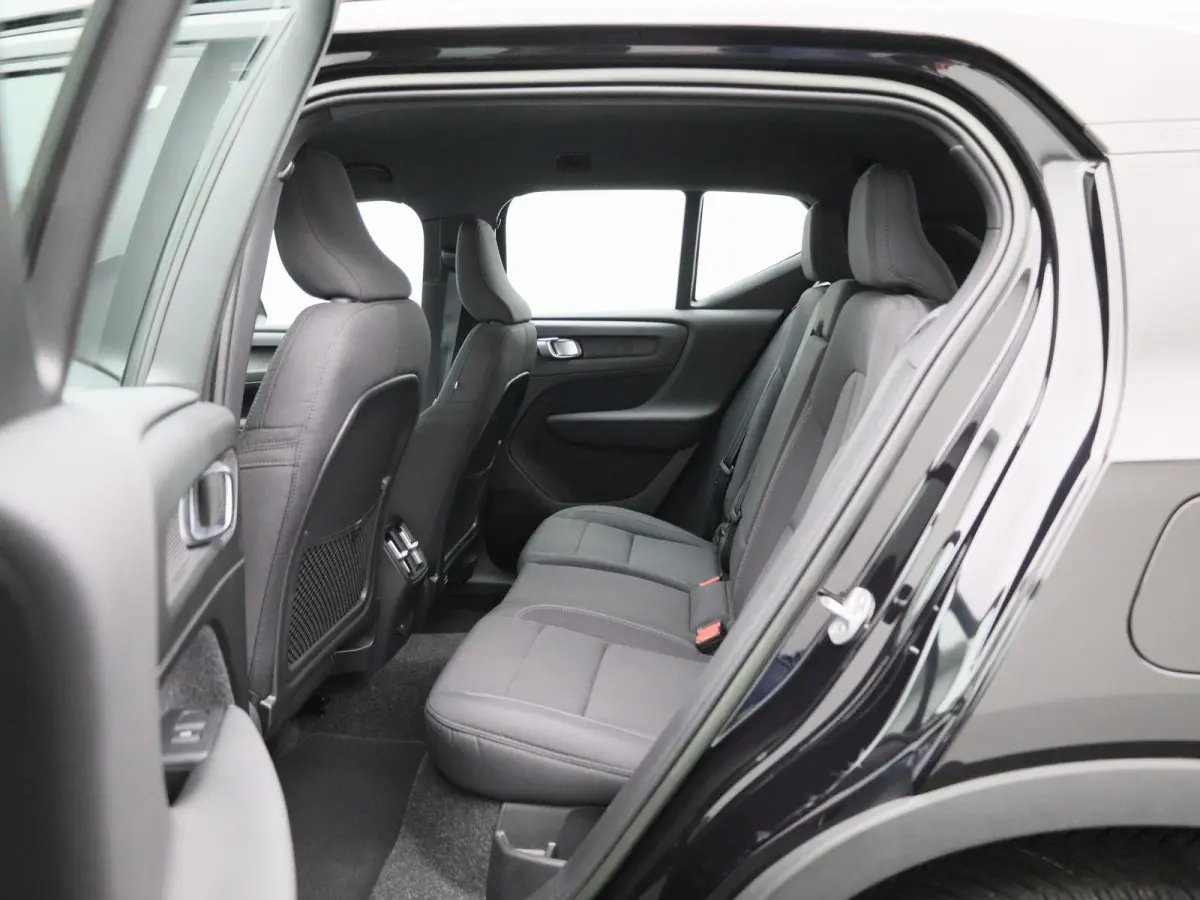 Core | Automaat | Apple Carplay / Android Auto | Virtual Cockpit | Achteruitrijcamera | Climate Control | Cruise Control | Bluetooth | Lichtmetalen Velgen |