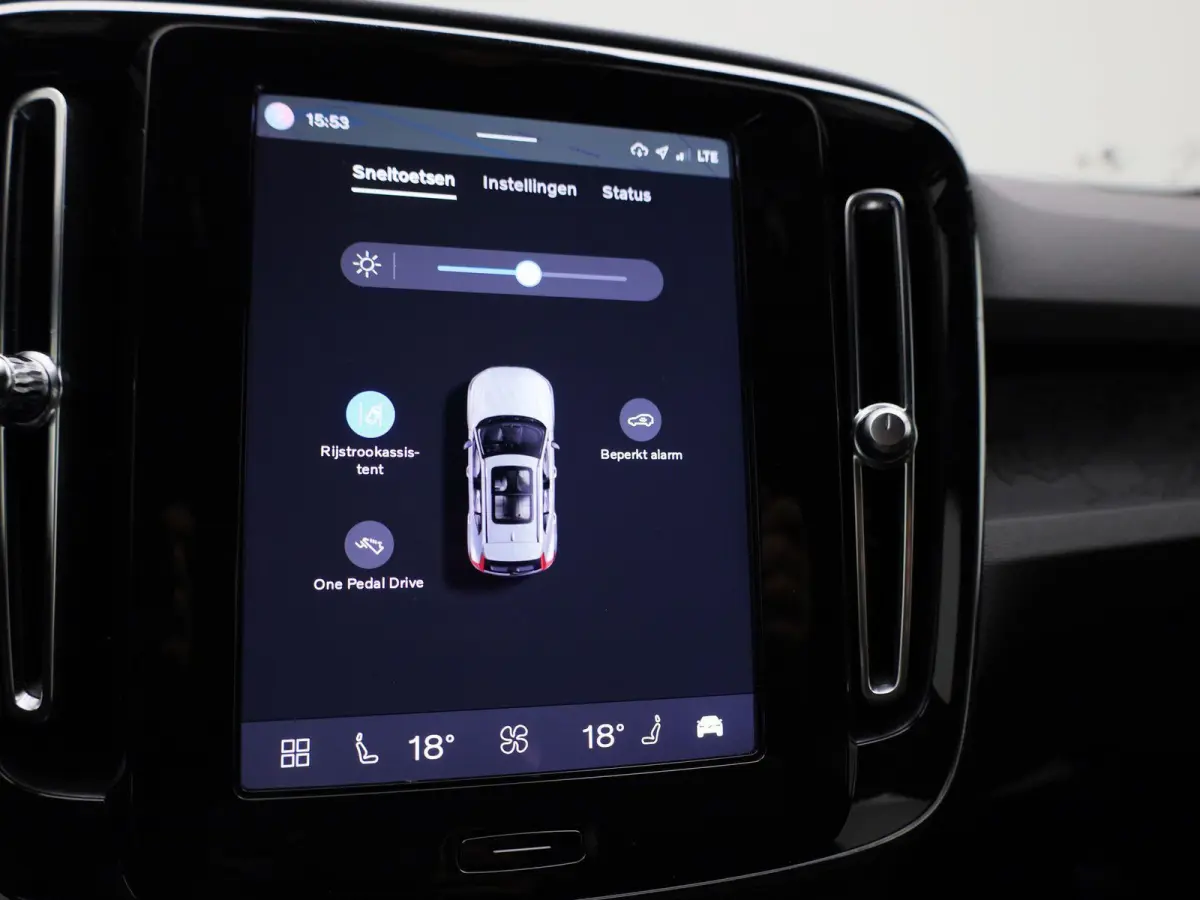 Core | Automaat | Apple Carplay / Android Auto | Virtual Cockpit | Achteruitrijcamera | Climate Control | Cruise Control | Bluetooth | Lichtmetalen Velgen |