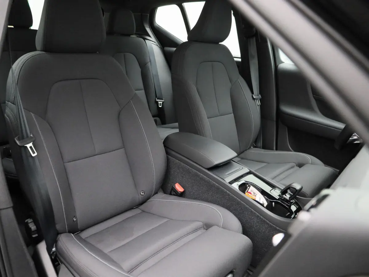 Core | Automaat | Apple Carplay / Android Auto | Virtual Cockpit | Achteruitrijcamera | Climate Control | Cruise Control | Bluetooth | Lichtmetalen Velgen |