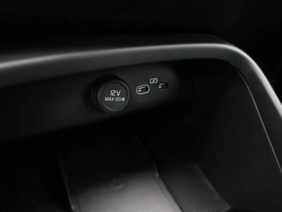 Core | Automaat | Apple Carplay / Android Auto | Virtual Cockpit | Achteruitrijcamera | Climate Control | Cruise Control | Bluetooth | Lichtmetalen Velgen |