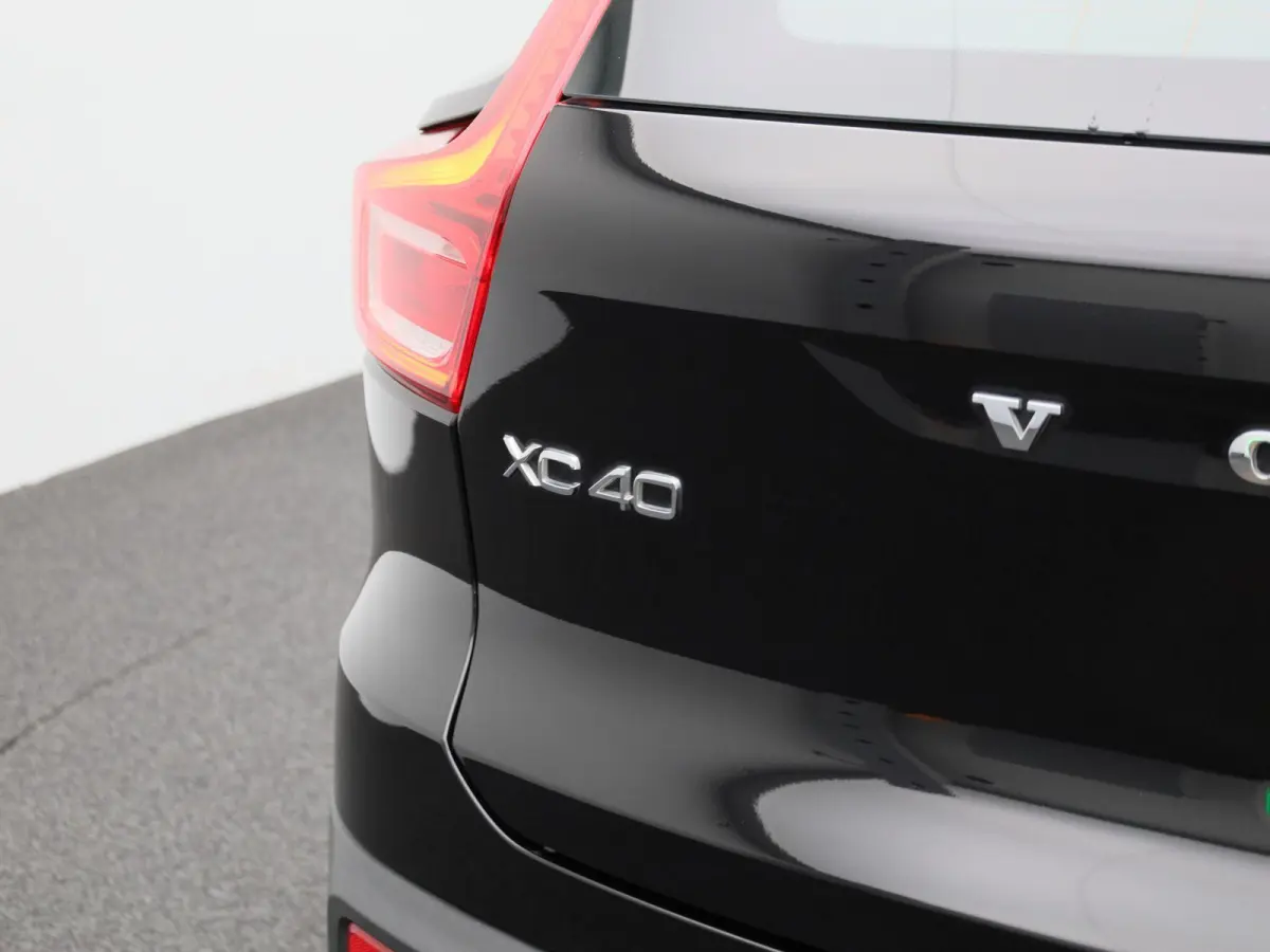 Core | Automaat | Apple Carplay / Android Auto | Virtual Cockpit | Achteruitrijcamera | Climate Control | Cruise Control | Bluetooth | Lichtmetalen Velgen |