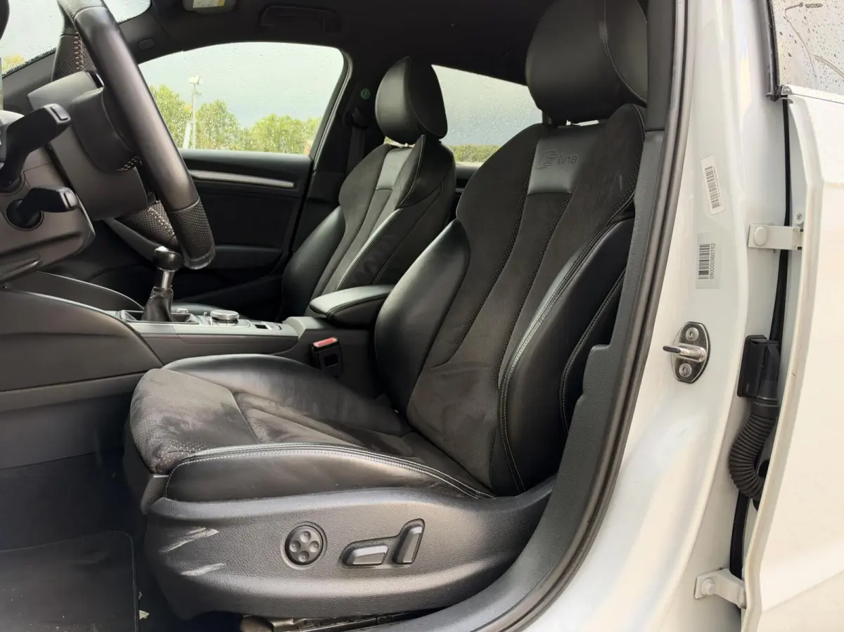 1.4 TFSI S-Line | Xenon | Alcantara/Leder | Navigatie | Cruise | Climate | Stoelverwarming
