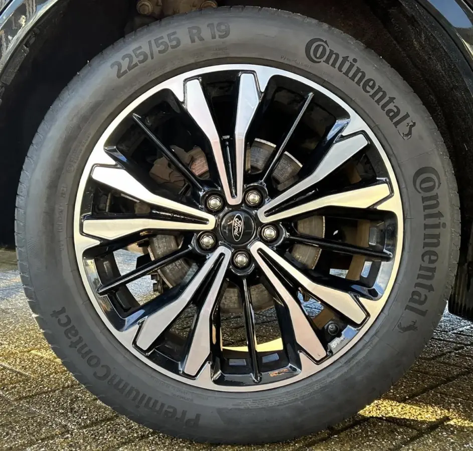 2.5 PHEV ST-Line 225PK | AUTOMAAT | 1e Eigenaar! | NL AUTO | NAP | 19 Inch | Afneembare Trekhaak | 1500KG Trekgewicht | Camera Voor en Achter | Dodehoekdetectie | Digital Cockpit | Keyless |