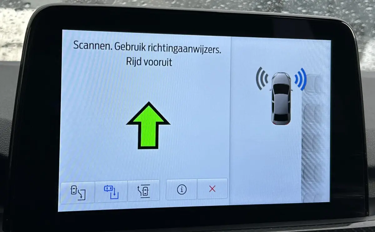 2.5 PHEV ST-Line 225PK | AUTOMAAT | 1e Eigenaar! | NL AUTO | NAP | 19 Inch | Afneembare Trekhaak | 1500KG Trekgewicht | Camera Voor en Achter | Dodehoekdetectie | Digital Cockpit | Keyless |
