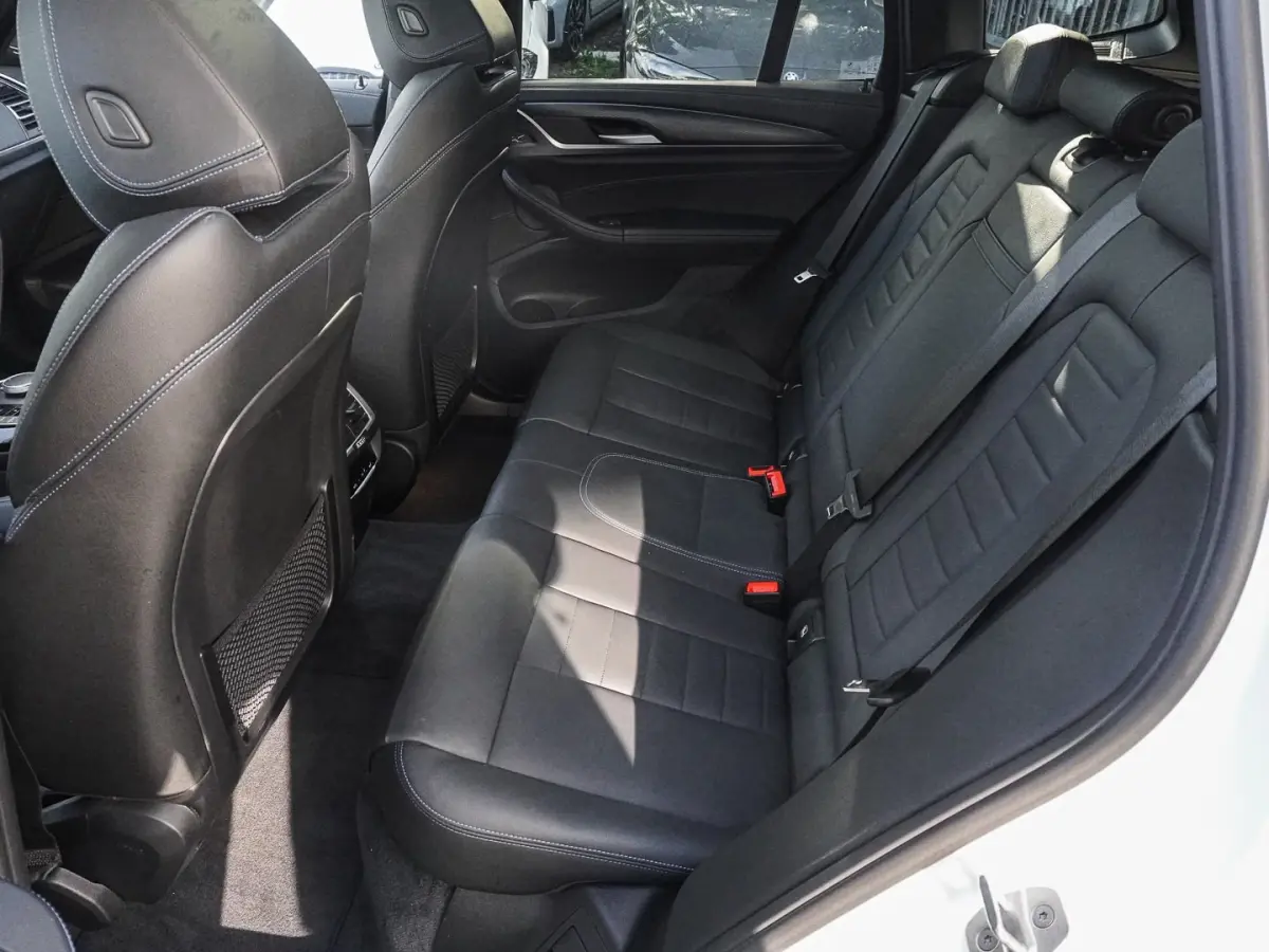M-SPORT 80 kWh (210kW/286pk) ** LED, LEDER, PANO, TREKH, VERW. STUUR, 20-inch LMV ** 1e EIG - UNFALLFREI ** ** INFORMEER OOK NAAR ONZE AANTREKKELIJKE FINANCIAL-LEASE TARIEVEN **