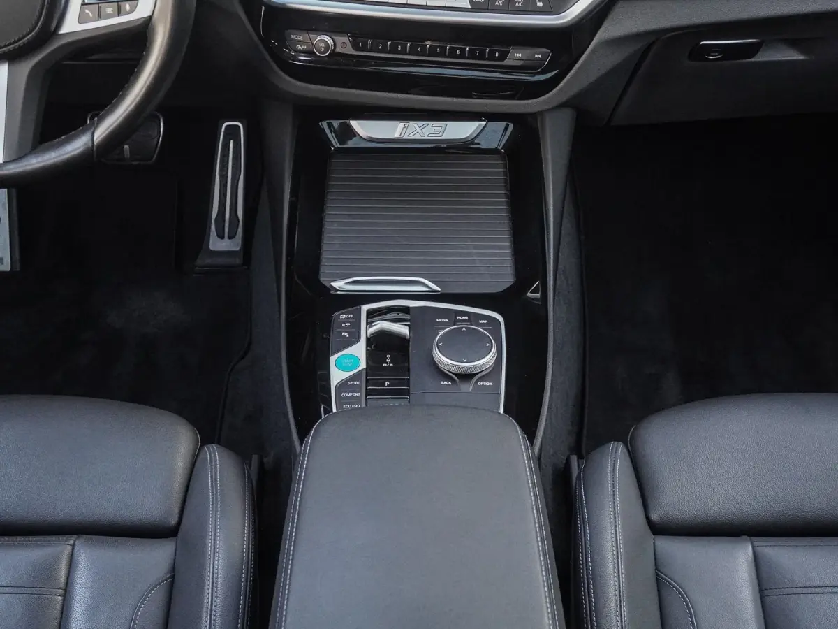 M-SPORT 80 kWh (210kW/286pk) ** LED, LEDER, PANO, TREKH, VERW. STUUR, 20-inch LMV ** 1e EIG - UNFALLFREI ** ** INFORMEER OOK NAAR ONZE AANTREKKELIJKE FINANCIAL-LEASE TARIEVEN **