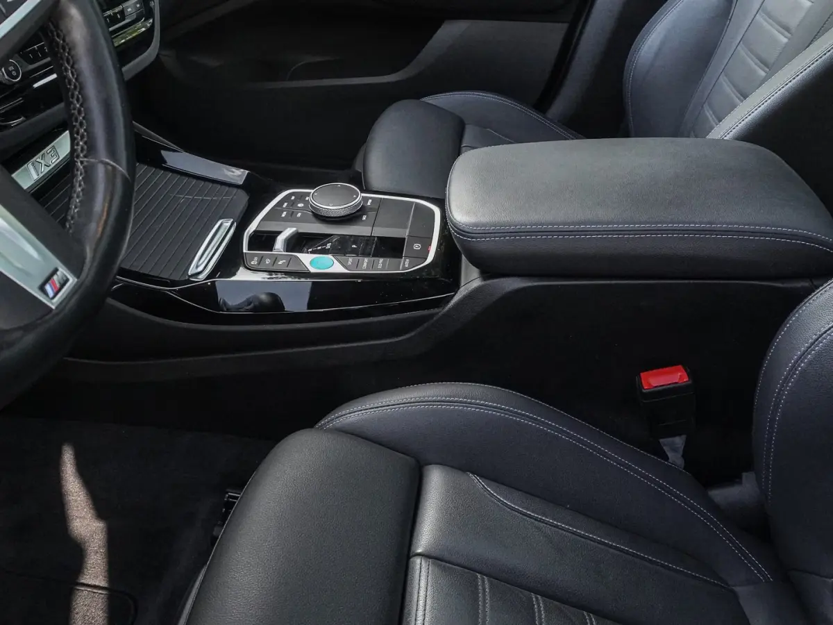 M-SPORT 80 kWh (210kW/286pk) ** LED, LEDER, PANO, TREKH, VERW. STUUR, 20-inch LMV ** 1e EIG - UNFALLFREI ** ** INFORMEER OOK NAAR ONZE AANTREKKELIJKE FINANCIAL-LEASE TARIEVEN **