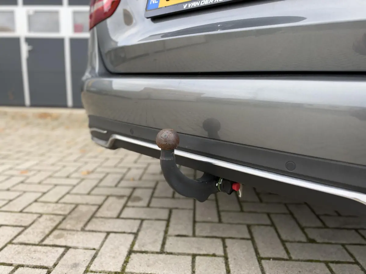 180 CDI Premium Plus | Leder | Xenon | Navigatie | Trekhaak | Cruise | Climate | Stoelverwarming