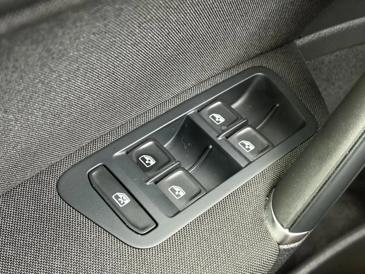 E-DITION ✓SOH 90.63%✓2e Eigenaar✓Carplay✓Navi✓Clima✓Cruise✓Pdc V+A✓Lm velgen✓136pk✓Recent beurt gehad✓Weinig Km✓Zeer Zuinig✓N.A.P✓Apk tot 05-2028