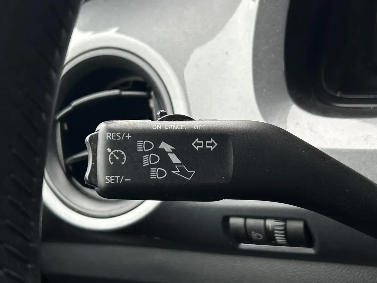 1.0 Sport Connect | LUXE | NL AUTO | NAP | Nette Staat | 5-Deurs | Cruise control | Airco | Parkeersensoren | Lichtmetalen Velgen | Seat Sound | Privacy Glass | 2 sleutels | APK tot 03-06-20