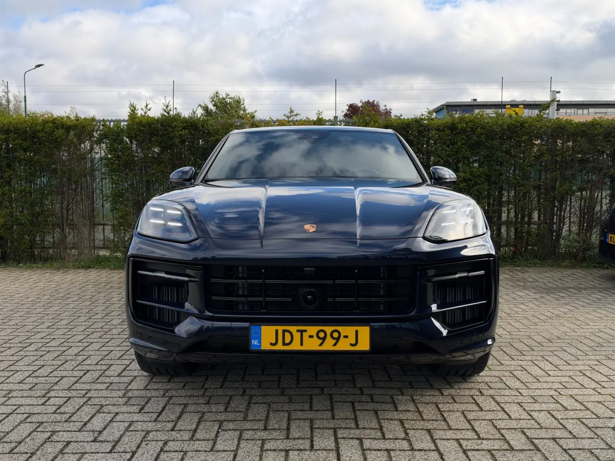 3.0 E-Hybrid | Sportdesign | Passenger Display | 4-Wielsturing | Softclose | Innodrive | Trekhaak | 18-Voudig | Sportuitlaat | HD-Matrix | Head-up | Bose | Sportchrono |