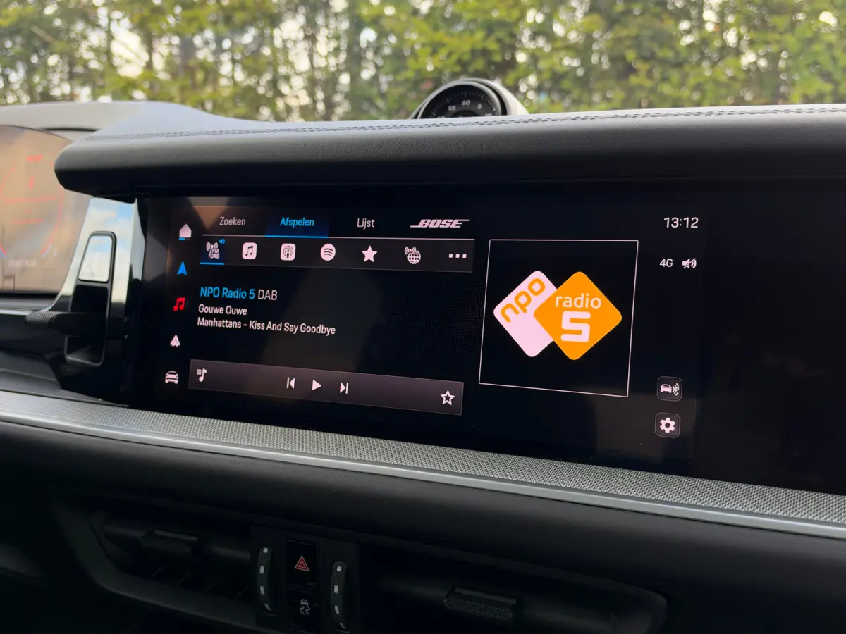 3.0 E-Hybrid | Sportdesign | Passenger Display | 4-Wielsturing | Softclose | Innodrive | Trekhaak | 18-Voudig | Sportuitlaat | HD-Matrix | Head-up | Bose | Sportchrono |