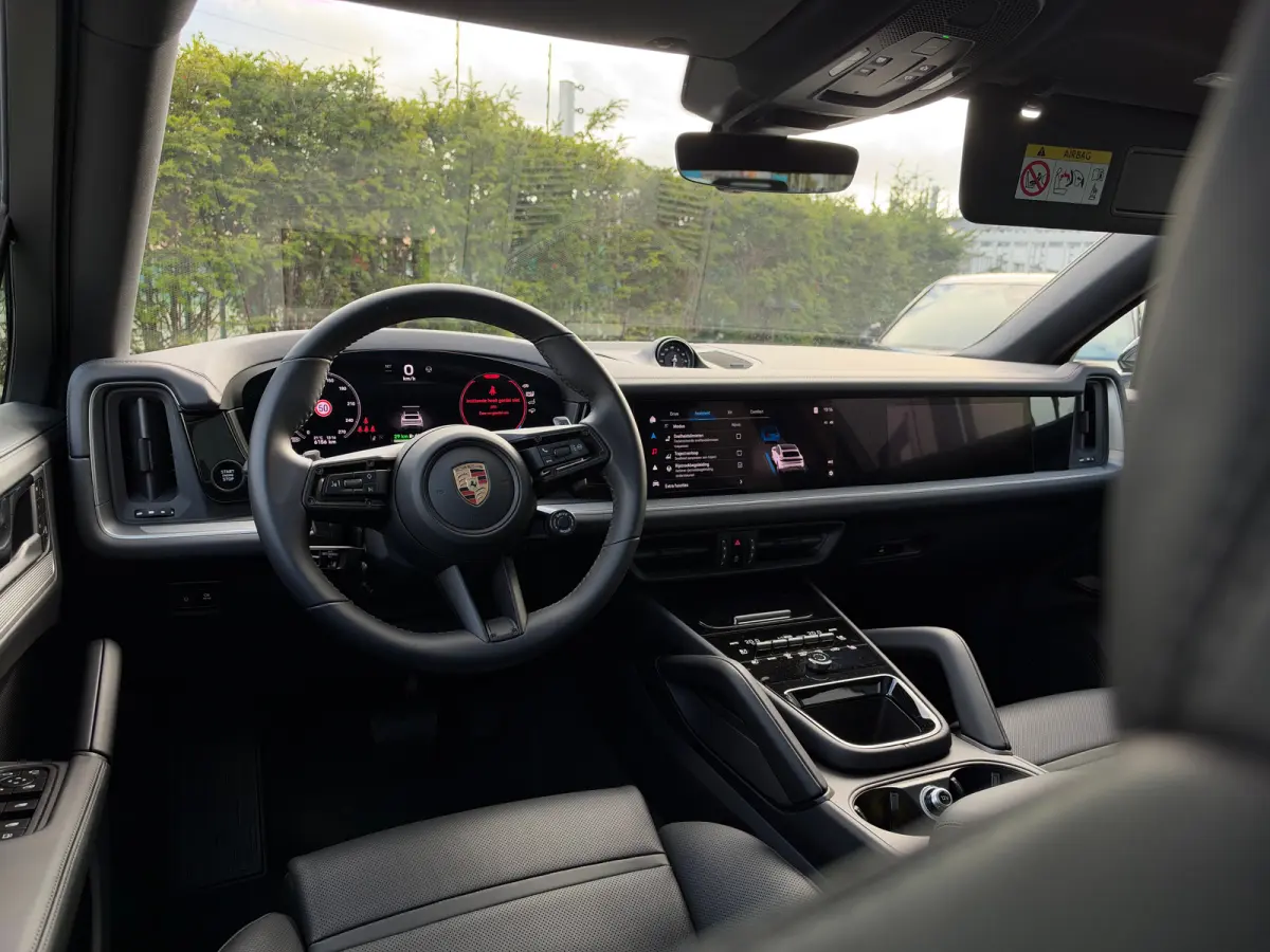 3.0 E-Hybrid | Sportdesign | Passenger Display | 4-Wielsturing | Softclose | Innodrive | Trekhaak | 18-Voudig | Sportuitlaat | HD-Matrix | Head-up | Bose | Sportchrono |