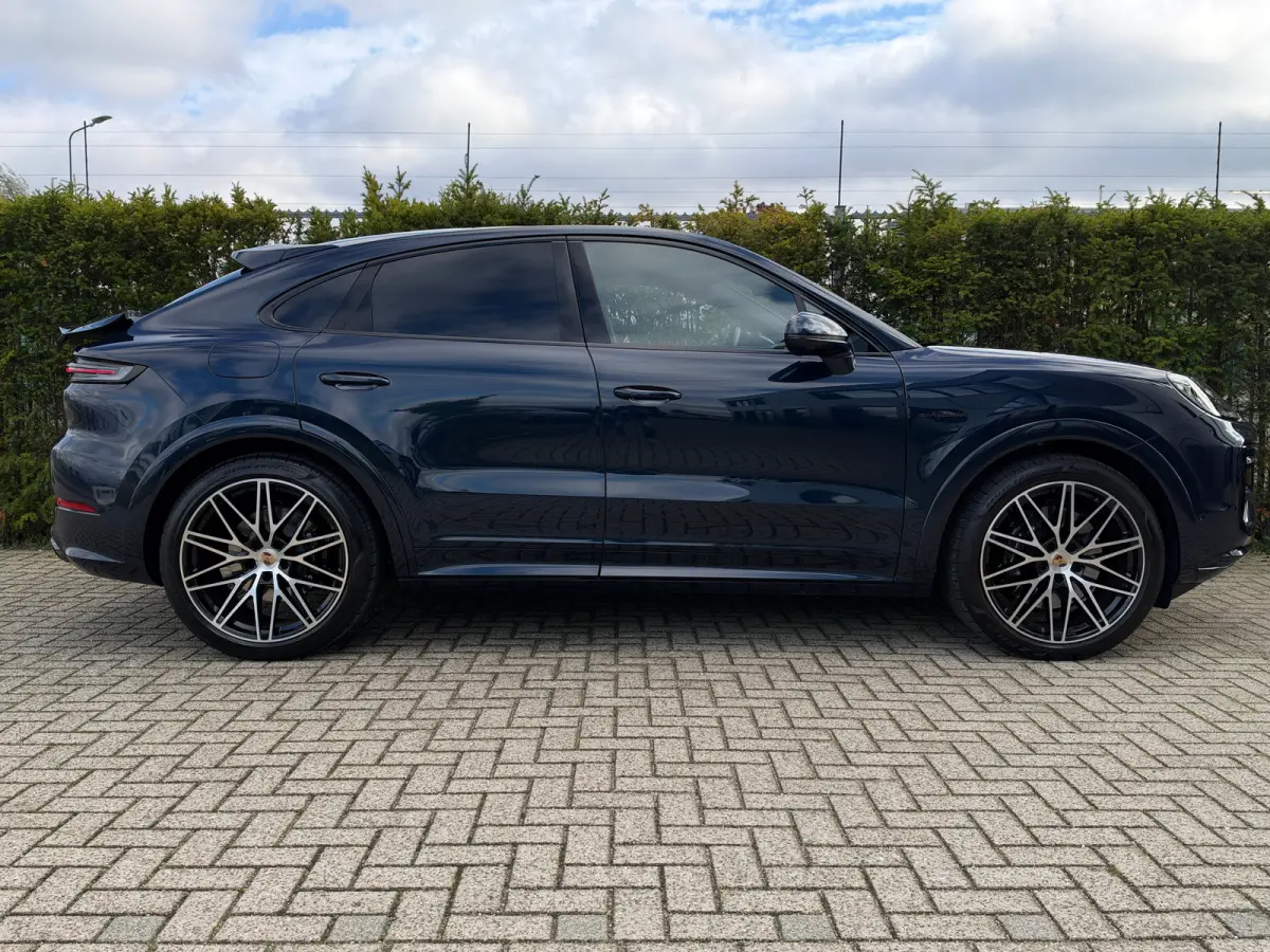 3.0 E-Hybrid | Sportdesign | Passenger Display | 4-Wielsturing | Softclose | Innodrive | Trekhaak | 18-Voudig | Sportuitlaat | HD-Matrix | Head-up | Bose | Sportchrono |
