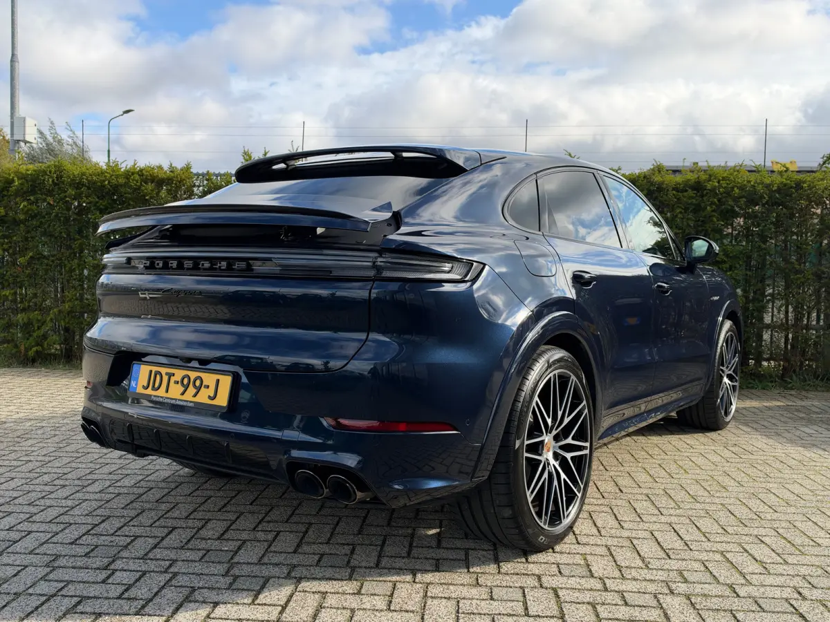 3.0 E-Hybrid | Sportdesign | Passenger Display | 4-Wielsturing | Softclose | Innodrive | Trekhaak | 18-Voudig | Sportuitlaat | HD-Matrix | Head-up | Bose | Sportchrono |