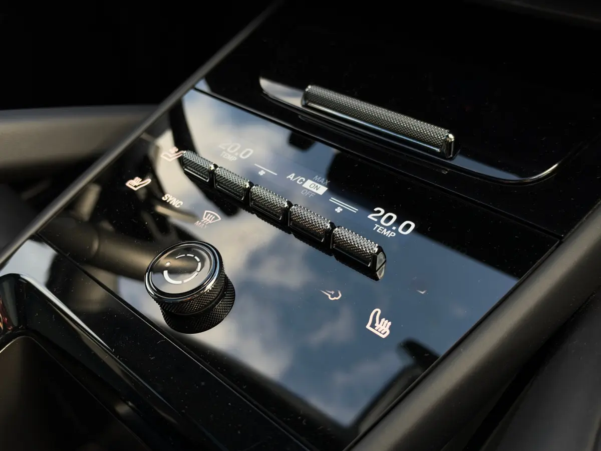 3.0 E-Hybrid | Sportdesign | Passenger Display | 4-Wielsturing | Softclose | Innodrive | Trekhaak | 18-Voudig | Sportuitlaat | HD-Matrix | Head-up | Bose | Sportchrono |