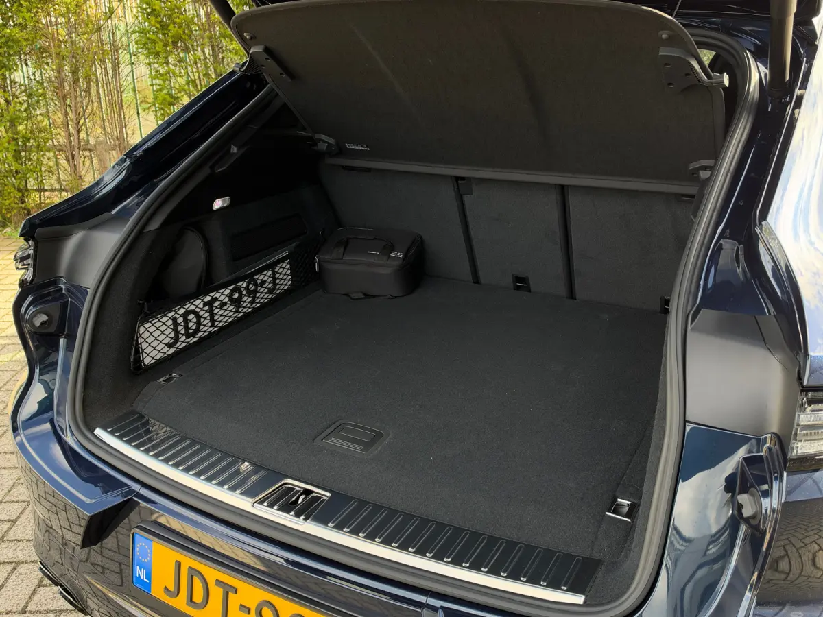 3.0 E-Hybrid | Sportdesign | Passenger Display | 4-Wielsturing | Softclose | Innodrive | Trekhaak | 18-Voudig | Sportuitlaat | HD-Matrix | Head-up | Bose | Sportchrono |