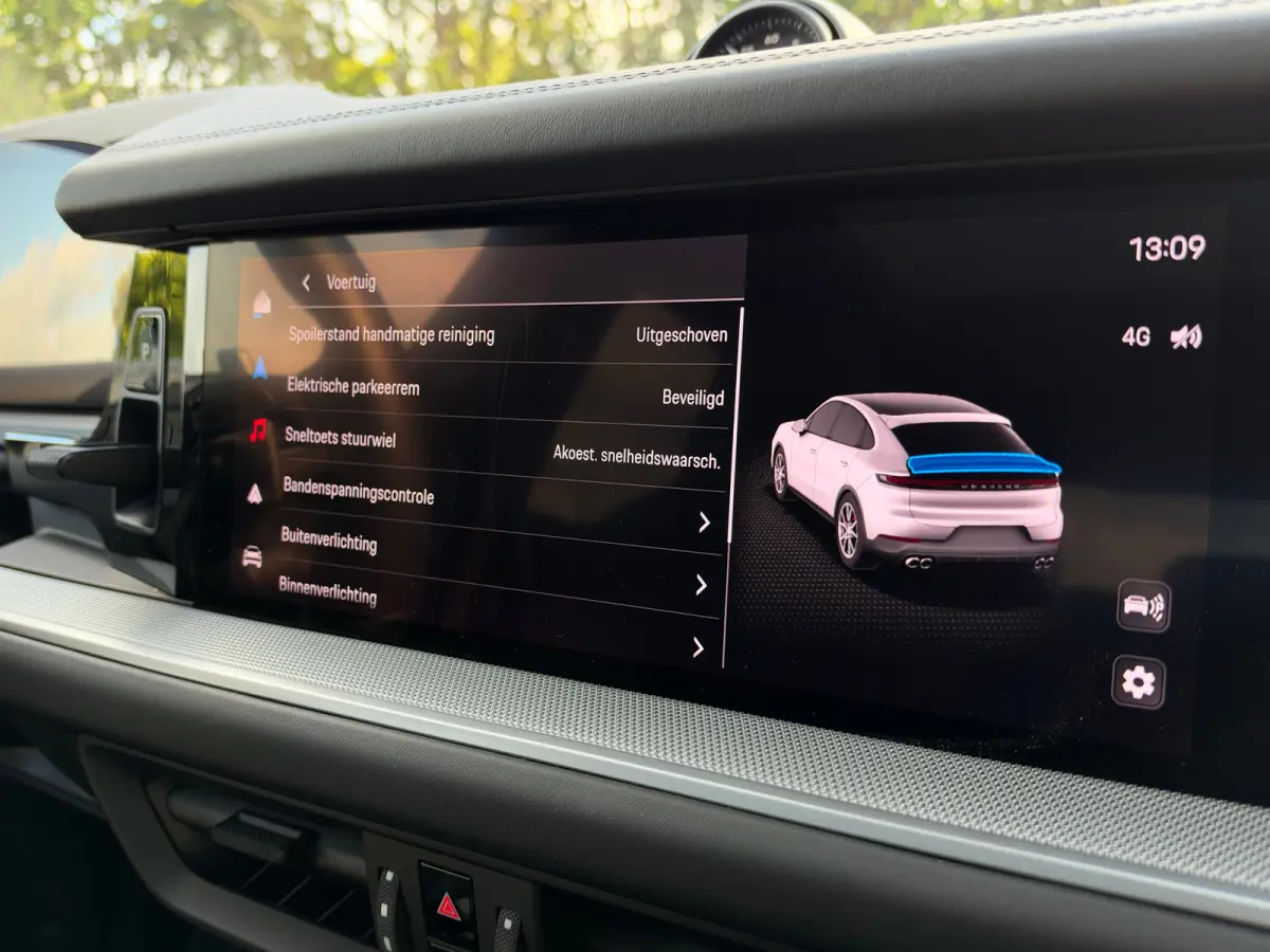 3.0 E-Hybrid | Sportdesign | Passenger Display | 4-Wielsturing | Softclose | Innodrive | Trekhaak | 18-Voudig | Sportuitlaat | HD-Matrix | Head-up | Bose | Sportchrono |