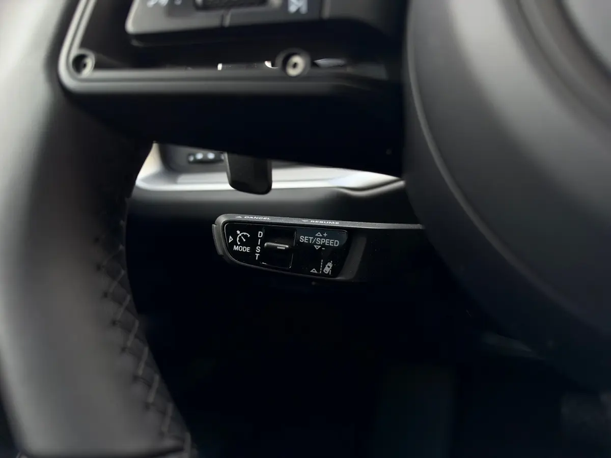 3.0 E-Hybrid | Sportdesign | Passenger Display | 4-Wielsturing | Softclose | Innodrive | Trekhaak | 18-Voudig | Sportuitlaat | HD-Matrix | Head-up | Bose | Sportchrono |