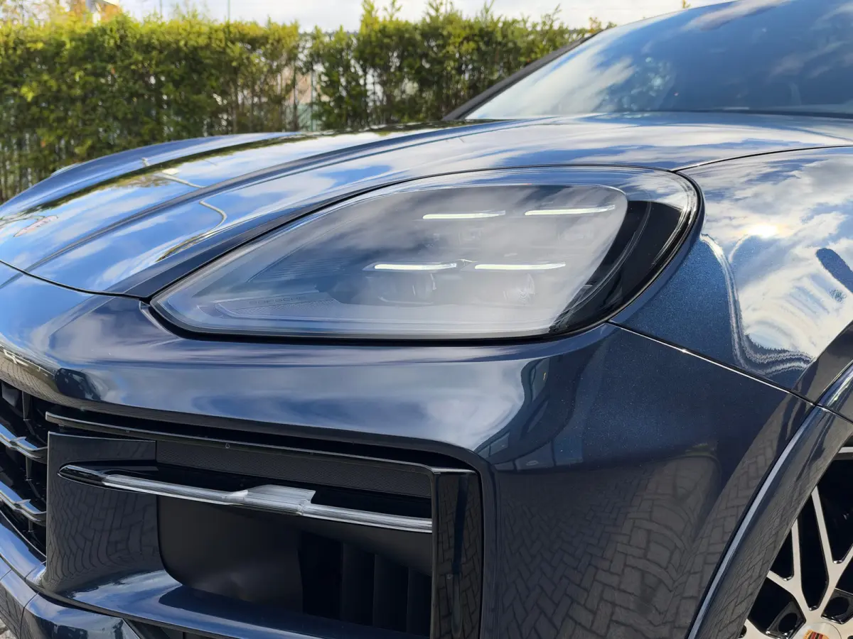 3.0 E-Hybrid | Sportdesign | Passenger Display | 4-Wielsturing | Softclose | Innodrive | Trekhaak | 18-Voudig | Sportuitlaat | HD-Matrix | Head-up | Bose | Sportchrono |