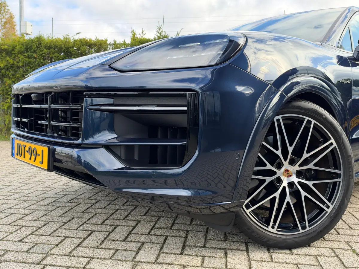 3.0 E-Hybrid | Sportdesign | Passenger Display | 4-Wielsturing | Softclose | Innodrive | Trekhaak | 18-Voudig | Sportuitlaat | HD-Matrix | Head-up | Bose | Sportchrono |