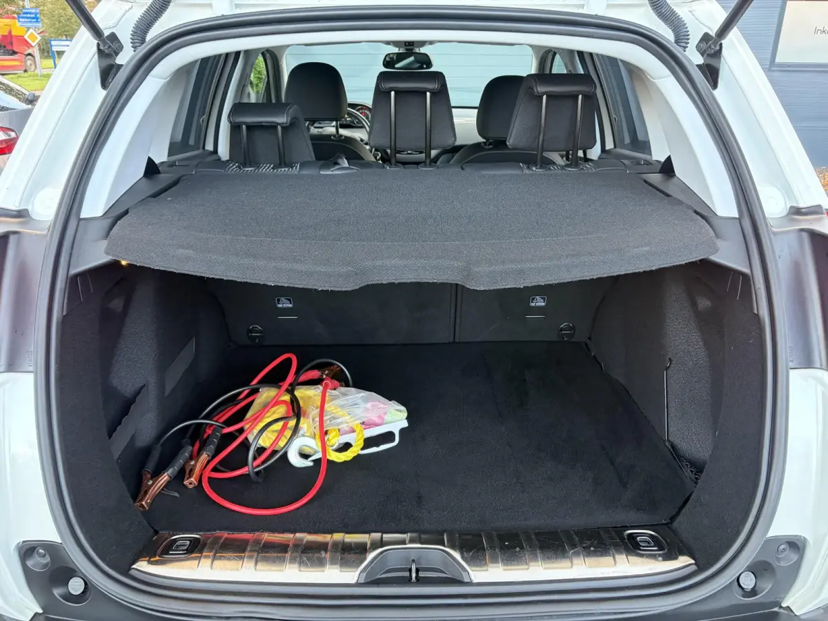 1.2 PureTech Allure ✓Camera✓Navi✓Carplay✓Halfleder✓110pk✓Dealer Onderhouden✓Clima✓Cruise✓Pdc✓Lm velgen✓Automaat✓N.A.P✓Apk tot 03-2027