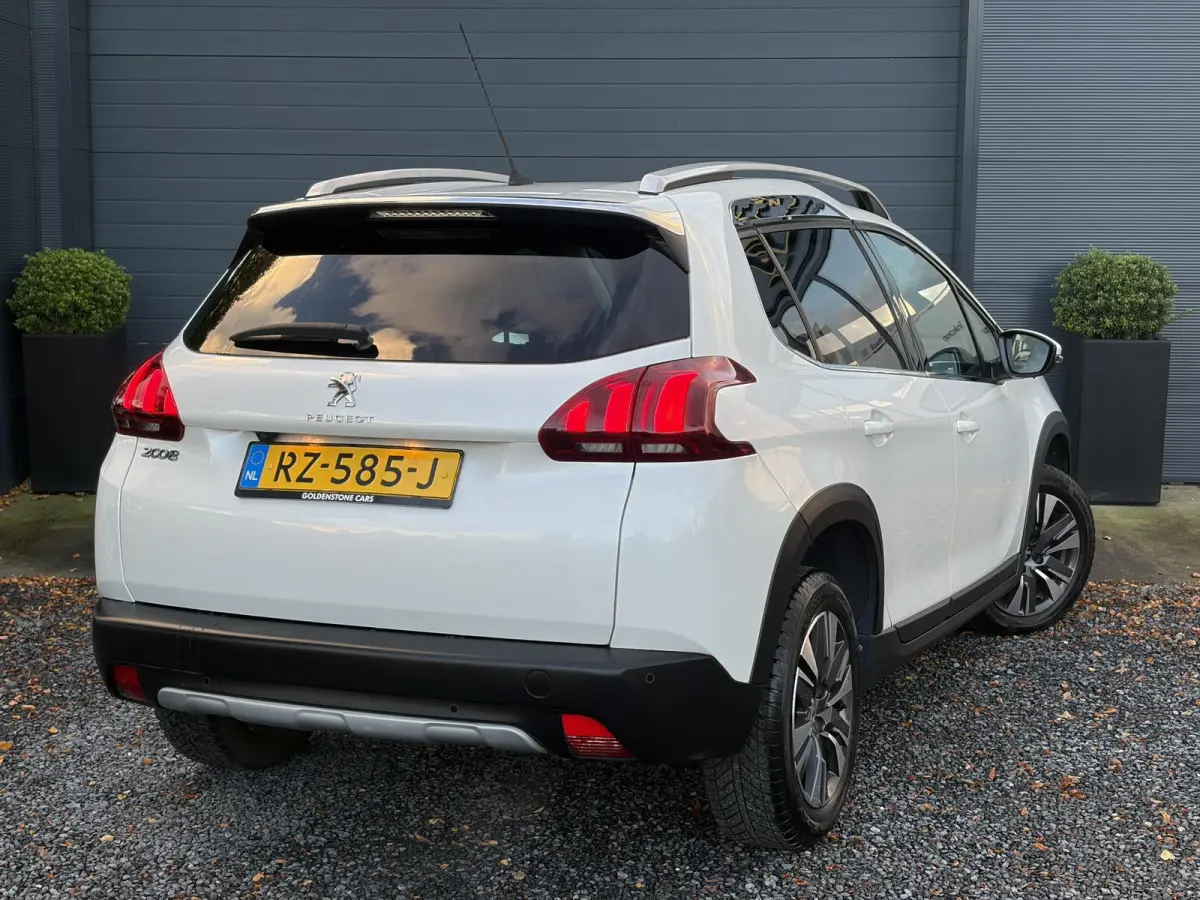 1.2 PureTech Allure ✓Camera✓Navi✓Carplay✓Halfleder✓110pk✓Dealer Onderhouden✓Clima✓Cruise✓Pdc✓Lm velgen✓Automaat✓N.A.P✓Apk tot 03-2027