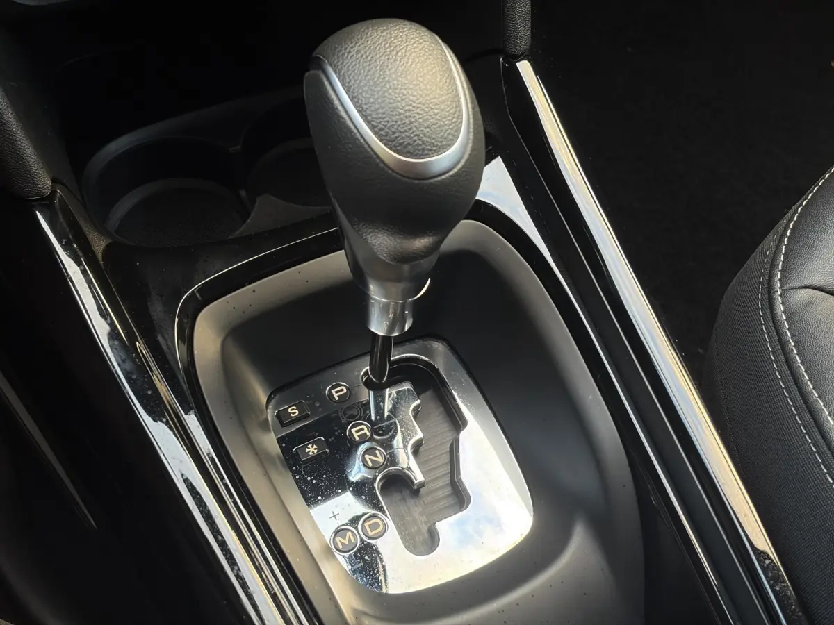 1.2 PureTech Allure ✓Camera✓Navi✓Carplay✓Halfleder✓110pk✓Dealer Onderhouden✓Clima✓Cruise✓Pdc✓Lm velgen✓Automaat✓N.A.P✓Apk tot 03-2027
