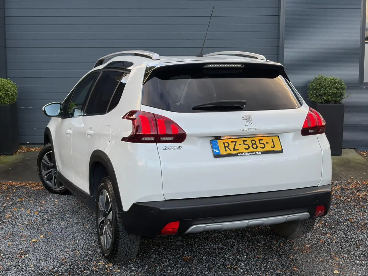 1.2 PureTech Allure ✓Camera✓Navi✓Carplay✓Halfleder✓110pk✓Dealer Onderhouden✓Clima✓Cruise✓Pdc✓Lm velgen✓Automaat✓N.A.P✓Apk tot 03-2027