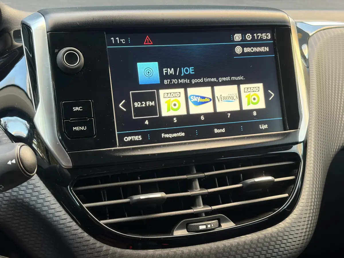 1.2 PureTech Allure ✓Camera✓Navi✓Carplay✓Halfleder✓110pk✓Dealer Onderhouden✓Clima✓Cruise✓Pdc✓Lm velgen✓Automaat✓N.A.P✓Apk tot 03-2027