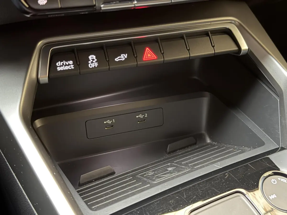 45 TFSI e S edition Competition SoH 93,33% | Apple CarPlay/Android Auto | Cruise & climate control | Lichtmetalen velgen | Leren bekleding | Navigatiesysteem | Parkeersensoren achter | Stoel
